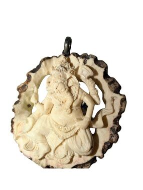 Hand-Carved Ivory colour ANTLER Ganesh Hindu Deity protector pendant .925